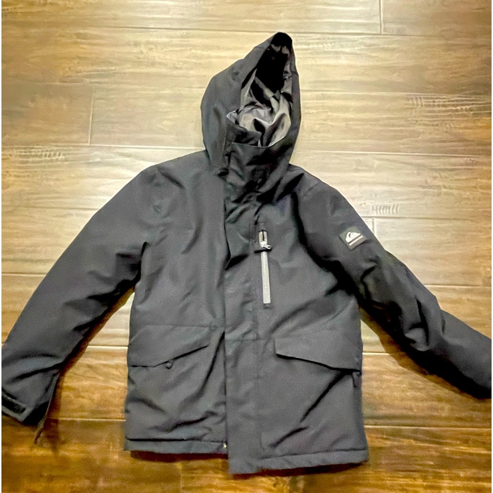 Boys preowned size medium Quicksilver Snowboarding Jacket